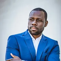 Portrait of a client (Finance Manager), sample image